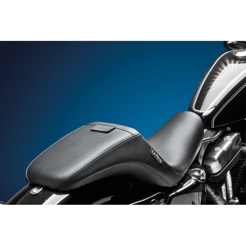 LE PERA OUTCAST AVEC DOSSERET POUR SPORTSTER