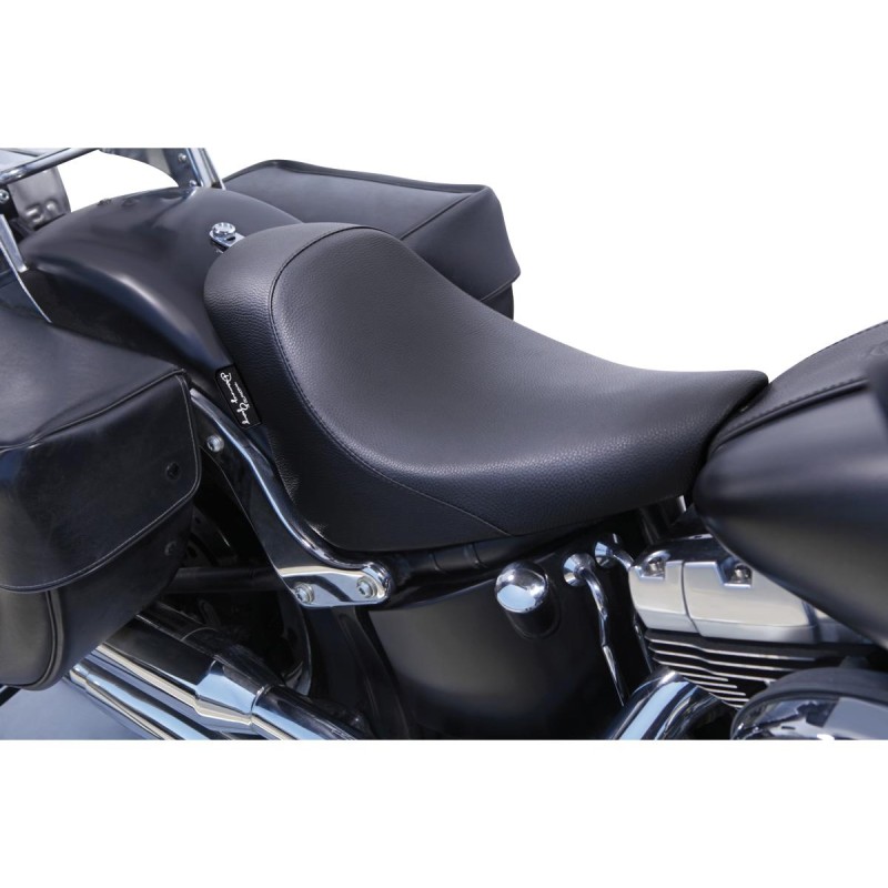 MINIMALIST Solo Vinyl Seat Black Vinyl