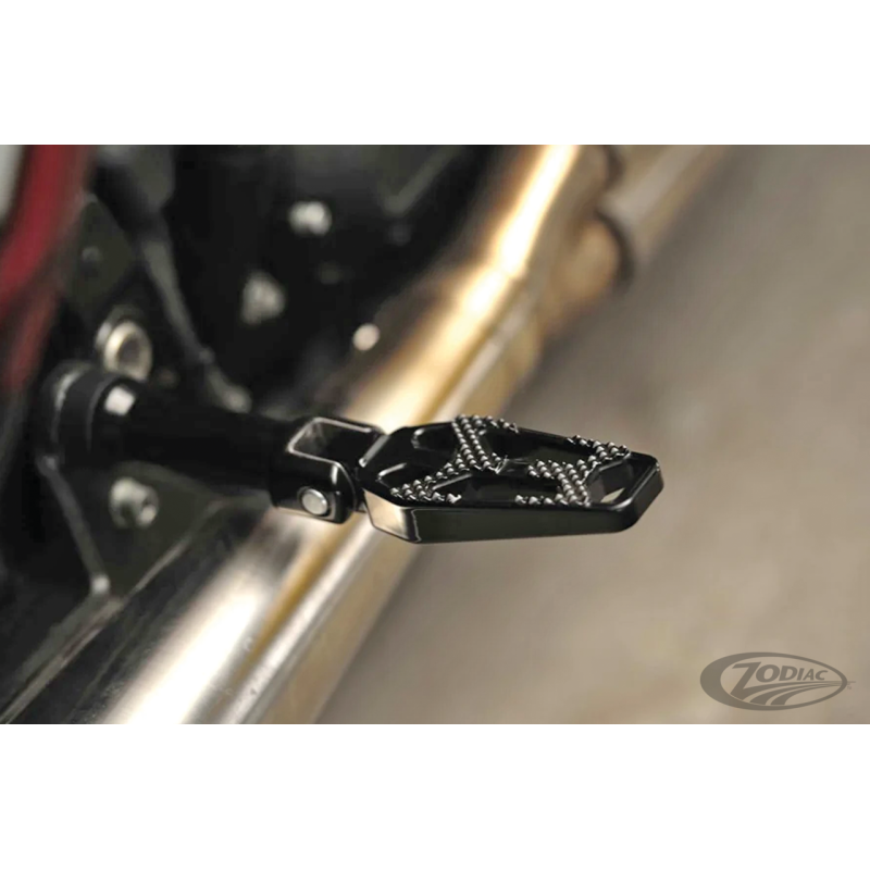 REPOSE-PIEDS TOMMY & SONS CROOK SERIES POUR MILWAUKEE EIGHT SOFTAIL